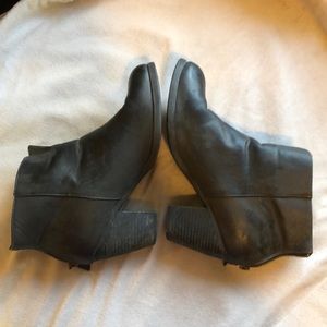 Ankle boots